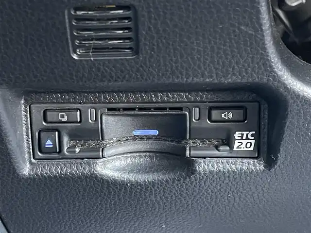 トヨタ ヴォクシー S－Z 東京都 2023(令5)年 2.2万km グリッターブラックガラスフレーク 純正10.5型ナビ/純正14型後席モニター/バックカメラ/Bluetooth/USB/HDMI/CD/DVD/フルセグTV/TVキット/純正サイドバイザー/社外マット/前席シートヒーター/両側電動スライドドア/ETC2.0/前後コーナーセンサー/前方ドライブレコーダー/衝突軽減装置/車線逸脱警報装置/横滑り防止装置/スマートキー/純正LEDライト