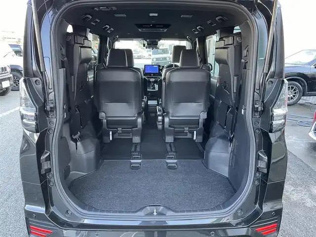 トヨタ ヴォクシー S－Z 東京都 2023(令5)年 2.2万km グリッターブラックガラスフレーク 純正10.5型ナビ/純正14型後席モニター/バックカメラ/Bluetooth/USB/HDMI/CD/DVD/フルセグTV/TVキット/純正サイドバイザー/社外マット/前席シートヒーター/両側電動スライドドア/ETC2.0/前後コーナーセンサー/前方ドライブレコーダー/衝突軽減装置/車線逸脱警報装置/横滑り防止装置/スマートキー/純正LEDライト