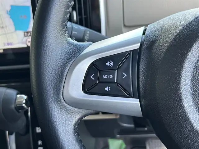 ダイハツ ムーヴ キャンバス G ブラックインテリア リミテッド SAⅢ 静岡県 2019(平31)年 4.2万km パールホワイトⅢ/ライトローズマイカメタリックⅡ 2トーン スマートアシストIII/・衝突回避支援ブレーキ機能/・衝突警報機能/・誤発進抑制機能(前方＋後方)/・車線逸脱警報機能/・先行車発進お知らせ機能/・オートハイビーム/純正8インチナビ/FM/AM/CD/DVD/Bluetooth/SD/両側パワースライドドア/フルセグTV/パノラマモニター/ETC/ドライブレコーダー/フロントガラス熱線/D席シートヒーター/LEDヘッドライト/オートライト