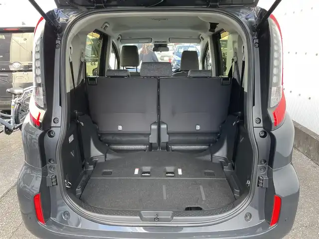 トヨタ シエンタ ハイブリッド Z 東京都 2024(令6)年 2.7万km ダークグレー 純正ナビ/全周囲カメラ/フルセグTV/Bluetooth/USB/HDMI/両側電動スライドドア/前席シートヒーター/ステアリングヒーター/ドライブレコーダー/トヨタセーフティセンス/・プリクラッシュセーフティシステム/・横滑り防止装置/・車線逸脱警報装置/ETC2.0/ブラインドスポットモニター/純正フロアマット/純正サイドバイザー/オートライト/モデリスタAW/スマートキー