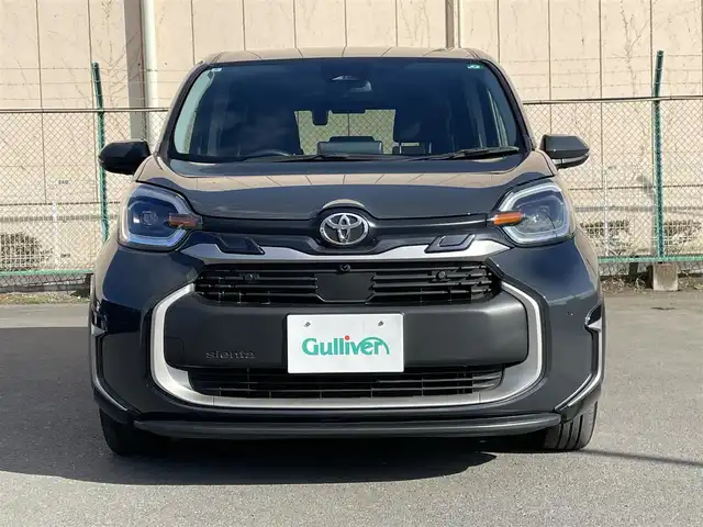 トヨタ シエンタ ハイブリッド Z 東京都 2024(令6)年 2.7万km ダークグレー 純正ナビ/全周囲カメラ/フルセグTV/Bluetooth/USB/HDMI/両側電動スライドドア/前席シートヒーター/ステアリングヒーター/ドライブレコーダー/トヨタセーフティセンス/・プリクラッシュセーフティシステム/・横滑り防止装置/・車線逸脱警報装置/ETC2.0/ブラインドスポットモニター/純正フロアマット/純正サイドバイザー/オートライト/モデリスタAW/スマートキー