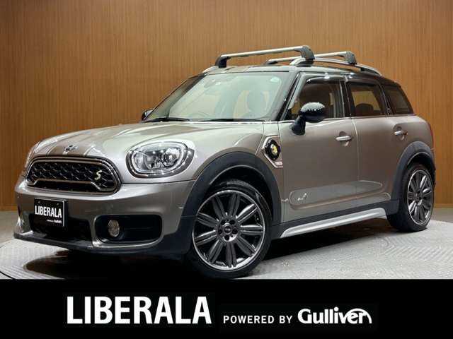 ＭＩＮＩ ミニ クロスオーバー クーパー S E オール4 千葉県 2017(平29)年 6万km メルティングシルバーM ＡＣＣ　/黒革シート　/パワーシート　/シートヒーター　/純正ナビ　/バックカメラ　/ＰＤＣ　/パワーバックドア　/ＬＥＤヘッドライト　/インテリセーフ　/ＥＴＣ