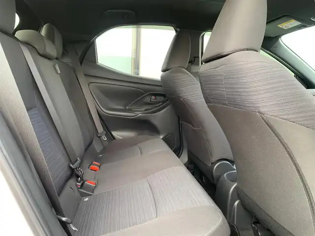 トヨタ ヤリス ハイブリッド Z 大阪府 2021(令3)年 3.4万km グレーマイカM/スーパーシルバーⅢM 純正８インチナビ/衝突軽減/ＢＳＭ/全方位モニター/前席シートヒーター/レーダークルーズコントロール/前後ドライブレコーダー/純正フロアマット/プッシュスタート/スマートキー/ＥＴＣ/ＬＥＤライト