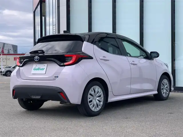 トヨタ ヤリス ハイブリッド Z 大阪府 2021(令3)年 3.4万km グレーマイカM/スーパーシルバーⅢM 純正８インチナビ/衝突軽減/ＢＳＭ/全方位モニター/前席シートヒーター/レーダークルーズコントロール/前後ドライブレコーダー/純正フロアマット/プッシュスタート/スマートキー/ＥＴＣ/ＬＥＤライト