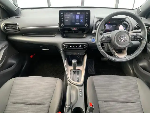 トヨタ ヤリス ハイブリッド Z 大阪府 2021(令3)年 3.4万km グレーマイカM/スーパーシルバーⅢM 純正８インチナビ/衝突軽減/ＢＳＭ/全方位モニター/前席シートヒーター/レーダークルーズコントロール/前後ドライブレコーダー/純正フロアマット/プッシュスタート/スマートキー/ＥＴＣ/ＬＥＤライト