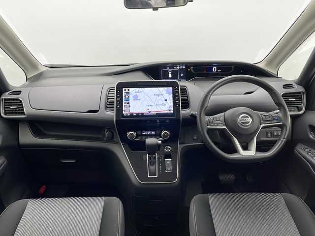 日産 セレナ ハイウェイスター V 長野県 2019(令1)年 5.1万km ブリリアントホワイトパール 4WD/純正10インチナビ/両側パワースライドドア/プロパイロット/追従型クルーズコントロール/衝突被害軽減システム/アラウンドビューモニター/バックカメラ/ドライブレコーダー/パーキングアシスト/フルセグTV/CD/DVD/ビルトインETC/オートライト/LEDヘッドライト/フォグランプ/ステアリングスイッチ/革巻きステアリング/電子パーキング/オートホールド/純正フロアマット/純正アルミホイール/ウォークスルー/電動格納ミラ/ウインカーミラー/ドアバイザー