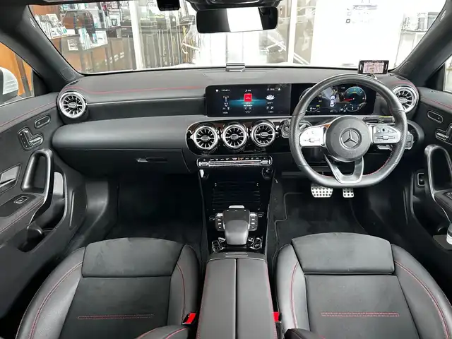メルセデス・ベンツ ＣＬＡ２００ｄ AMGライン 富山県 2021(令3)年 3.9万km 白 HDDナビ/フルセグテレビ/バックカメラ/アイドリングストップ/ACC/プッシュスタート/ETC2.0/前席シートヒーター/前席パワーシート/Bluetooth接続/ワイヤレス充電/アンビエントライト/純正ドラレコ/純正18インチAW