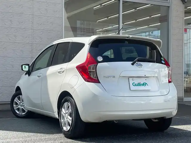 日産 ノート X 埼玉県 2015(平27)年 2.8万km ブリリアントホワイトパール /ワンオーナー//純正メモリナビ//フルセグTV//スマートキー//ETC//衝突軽減ブレーキ//車線逸脱警報//Wエアバッグ&ABS//横滑り防止装置//アイドリングSTOP//リヤスポイラー//プライバシーガラス//新車時保証書//取扱説明書//ナビ取説
