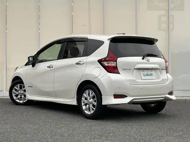 日産 ノート e－パワー X 福岡県 2018(平30)年 5.9万km ブリリアントホワイトパール 全方位カメラ　/バックカメラ/デジタルインナーミラー　/純正７型ナビ/ＥＴＣ　/車両接近装置　/横揺れ防止　/レーンキープアシスト　/プリクラッシュ　/ＤＶＤ再生　/ＴＶ　/Bluetooth/ウィンカーミラー　/純正マット　/電格ミラー　/プッシュスタート/ドアバイザー/スマートキー