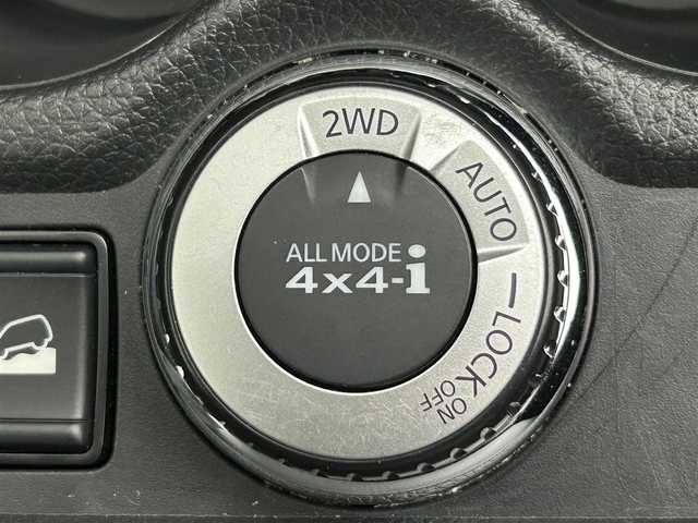 日産 エクストレイル 20Xi 道央・札幌 2020(令2)年 6.1万km ブリリアントホワイトパール ・４WD/・純正SDナビ/　CD/DVD/SD/BT/フルセグ/・アラウンドビューモニター/・デジタルインナーミラー/・ETC/・プロパイロット/・エマージェンシーブレーキ/・レーダークルーズコントロール/・レーンキープアシスト/・クリアランスソナー/・ダウンヒルアシストコントロール/・カプロンシート/・LEDヘッドライト/・フォグライト/・オートライト/・プッシュスタート/・スマートキー/・純正フロアマット/・ドアバイザー