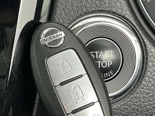日産 エクストレイル 20Xi 道央・札幌 2020(令2)年 6.1万km ブリリアントホワイトパール ・４WD/・純正SDナビ/　CD/DVD/SD/BT/フルセグ/・アラウンドビューモニター/・デジタルインナーミラー/・ETC/・プロパイロット/・エマージェンシーブレーキ/・レーダークルーズコントロール/・レーンキープアシスト/・クリアランスソナー/・ダウンヒルアシストコントロール/・カプロンシート/・LEDヘッドライト/・フォグライト/・オートライト/・プッシュスタート/・スマートキー/・純正フロアマット/・ドアバイザー