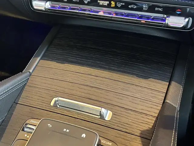 メルセデス・ベンツ Ｍ・ベンツ ＧＬＳ４５０ｄ 4マチック 宮城県 2024(令6)年 0.8万km セレナイトグレー レーダーセーフティパッケージ/純正メモリナビ/フルセグTV/AppleCarPlay/全周囲カメラ/黒革シート/全席シートヒーター/シートエアコン/パワーシート/アイドリングストップ/ACC/BSM/LKA/衝突軽減ブレーキ/障害物センサー/マルチビームLEDヘッドライト/ステアリングヒーター/ステアリングスイッチ/パドルシフト/電動パーキング/オートホールド/置くだけ充電器/デジタルインナーミラー/純正22インチAMG AW