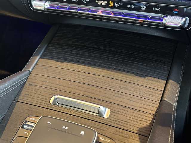 メルセデス・ベンツ Ｍ・ベンツ ＧＬＳ４５０ｄ 4マチック 宮城県 2024(令6)年 0.8万km セレナイトグレー AMGラインパッケージ/レーダーセーフティパッケージ/パノラミックスライディングルーフ/ヘッドアップディスプレイ/純正メモリナビ/フルセグTV/360°カメラシステム/AppleCarPlay/ブラックレザーシート/全席シートヒーター/D/N席シートベンチレーション/マルチビームLEDヘッドライト/オートマチックハイビーム/ステアリングヒーター/ステアリングスイッチ/パドルシフト/置くだけ充電器/社外デジタルインナーミラー/純正22インチAW/キーレスゴー/パワーバックドア