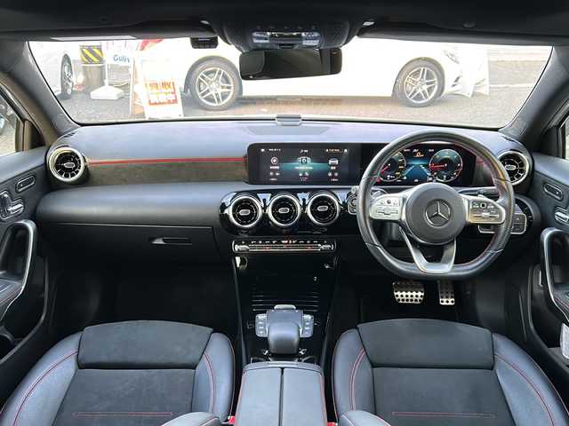 メルセデス・ベンツ Ａ２００ｄ セダン AMGライン 愛知県 2021(令3)年 3.1万km デジタルホワイト /禁煙/正規ディーラー車/ディーラー整備記録簿R4.5.6//パノラミックスライディングルーフ/AMGライン//純正ナビ/フルセグ/BT/USB//バックカメラ/ETC2.0/純正ドラレコ//革巻きステア/ステアスイッチ/パドルシフト//ハーフレザーシート/シートヒーター/メモリ付パワーシート//マルチビームLEDオートライト//ACC/RSA/BSM/アクティブレーンキーピングアシスト//アクティブブレーキアシスト/アテンションアシスト//レーンチェンジアシスト//ハンズフリーオープントランク//ダイナミクセレクト//純正フロアマット/純正ドアバイザー//新車時保証書//取扱説明書//ドラレコ取説//スペアスマートキー有