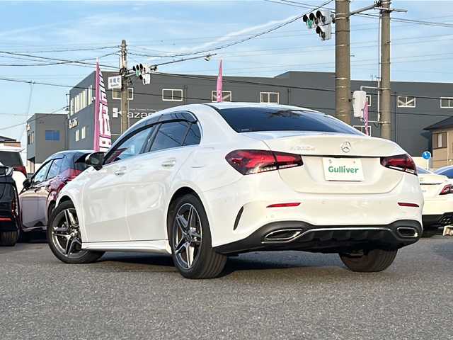 メルセデス・ベンツ Ａ２００ｄ セダン AMGライン 愛知県 2021(令3)年 3.1万km デジタルホワイト /禁煙/正規ディーラー車/ディーラー整備記録簿R4.5.6//パノラミックスライディングルーフ/AMGライン//純正ナビ/フルセグ/BT/USB//バックカメラ/ETC2.0/純正ドラレコ//革巻きステア/ステアスイッチ/パドルシフト//ハーフレザーシート/シートヒーター/メモリ付パワーシート//マルチビームLEDオートライト//ACC/RSA/BSM/アクティブレーンキーピングアシスト//アクティブブレーキアシスト/アテンションアシスト//レーンチェンジアシスト//ハンズフリーオープントランク//ダイナミクセレクト//純正フロアマット/純正ドアバイザー//新車時保証書//取扱説明書//ドラレコ取説//スペアスマートキー有