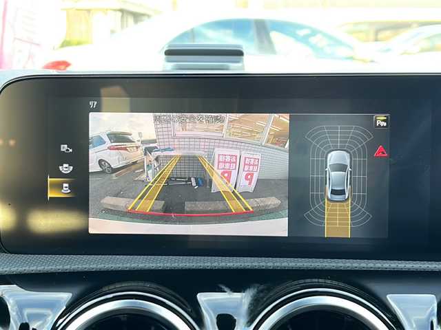 メルセデス・ベンツ Ａ２００ｄ セダン AMGライン 愛知県 2021(令3)年 3.1万km デジタルホワイト /禁煙/正規ディーラー車/ディーラー整備記録簿R4.5.6//パノラミックスライディングルーフ/AMGライン//純正ナビ/フルセグ/BT/USB//バックカメラ/ETC2.0/純正ドラレコ//革巻きステア/ステアスイッチ/パドルシフト//ハーフレザーシート/シートヒーター/メモリ付パワーシート//マルチビームLEDオートライト//ACC/RSA/BSM/アクティブレーンキーピングアシスト//アクティブブレーキアシスト/アテンションアシスト//レーンチェンジアシスト//ハンズフリーオープントランク//ダイナミクセレクト//純正フロアマット/純正ドアバイザー//新車時保証書//取扱説明書//ドラレコ取説//スペアスマートキー有