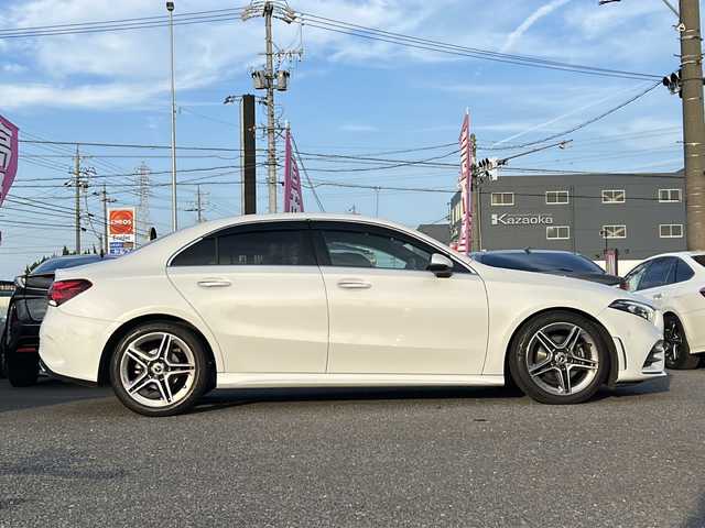 メルセデス・ベンツ Ａ２００ｄ セダン AMGライン 愛知県 2021(令3)年 3.1万km デジタルホワイト /禁煙/正規ディーラー車/ディーラー整備記録簿R4.5.6//パノラミックスライディングルーフ/AMGライン//純正ナビ/フルセグ/BT/USB//バックカメラ/ETC2.0/純正ドラレコ//革巻きステア/ステアスイッチ/パドルシフト//ハーフレザーシート/シートヒーター/メモリ付パワーシート//マルチビームLEDオートライト//ACC/RSA/BSM/アクティブレーンキーピングアシスト//アクティブブレーキアシスト/アテンションアシスト//レーンチェンジアシスト//ハンズフリーオープントランク//ダイナミクセレクト//純正フロアマット/純正ドアバイザー//新車時保証書//取扱説明書//ドラレコ取説//スペアスマートキー有
