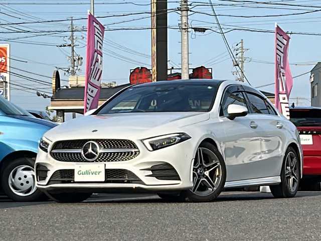 メルセデス・ベンツ Ａ２００ｄ セダン AMGライン 愛知県 2021(令3)年 3.1万km デジタルホワイト /禁煙/正規ディーラー車/ディーラー整備記録簿R4.5.6//パノラミックスライディングルーフ/AMGライン//純正ナビ/フルセグ/BT/USB//バックカメラ/ETC2.0/純正ドラレコ//革巻きステア/ステアスイッチ/パドルシフト//ハーフレザーシート/シートヒーター/メモリ付パワーシート//マルチビームLEDオートライト//ACC/RSA/BSM/アクティブレーンキーピングアシスト//アクティブブレーキアシスト/アテンションアシスト//レーンチェンジアシスト//ハンズフリーオープントランク//ダイナミクセレクト//純正フロアマット/純正ドアバイザー//新車時保証書//取扱説明書//ドラレコ取説//スペアスマートキー有