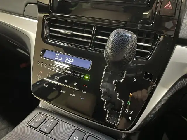 トヨタ エスティマ ハイブリッド アエラス スマート 道央・札幌 2016(平28)年 7.9万km ホワイトパールクリスタルシャイン 4WD/純正SDナビ/・フルセグTV/CD/DVD/BT/SD/バックカメラ/両側パワースライドドア/合成皮革シート/前席シートヒーター/運転席パワーシート/クルーズコントロール/ビルトインETC/衝突被害軽減ブレーキ/レーンキープアシスト/横滑り防止装置/オートマチックハイビーム/プッシュスタート/スマートキー/純正フロアマット/純正ドアバイザー/ウインカーミラー/オートライト/LEDヘッドライト/AC100V電源/2列目オットマン/3列シート/純正17インチAW/保証書/取扱説明書/ナビ説明書