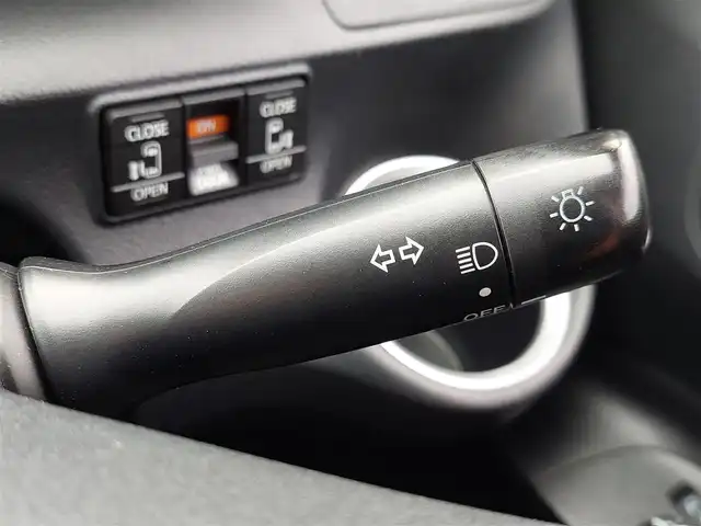 トヨタ シエンタ G 東京都 2021(令3)年 3.1万km ホワイトパールクリスタルシャイン 純正ナビ/フルセグ/バックカメラ/ビルトインETC/両側パワースライドドア/クルーズコントロール/クリアランスソナー/アイドリングストップ/スマートキー/トヨタセーフティセンス/プリクラッシュセーフティ/レーンディパーチャーアラート/オートマチックハイビーム