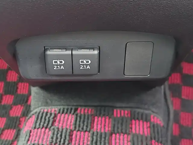 トヨタ シエンタ G 東京都 2021(令3)年 3.1万km ホワイトパールクリスタルシャイン 純正ナビ/フルセグ/バックカメラ/ビルトインETC/両側パワースライドドア/クルーズコントロール/クリアランスソナー/アイドリングストップ/スマートキー/トヨタセーフティセンス/プリクラッシュセーフティ/レーンディパーチャーアラート/オートマチックハイビーム