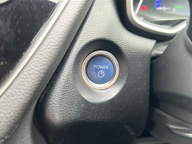 トヨタ カローラ クロス ハイブリッド Z 長野県 2022(令4)年 1.8万km アバンギャルドブロンズメタリック ・純正10.5インチディスプレイオーディオ/CD DVD フルセグTV Bluetooth/・バックカメラ/・ビルトインETC/・ワンオーナー/・トヨタセーフティセンス/・レーンキープアシスト/・オートマチックハイビーム/・レーダークルーズコントロール/・コーナーセンサー/・パワーバックドア/・純正18インチアルミホイール/・LEDヘッドライト/・オートライト/・フォグライト/・ルーフレール/・パワーシート(D席)/・ハーフレザー調シート/・横滑り防止装置/・ステアリングリモコン/・ウィンカーミラー/・電動格納ミラー/・スマートキー/・エンジンプッシュスタート