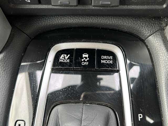 トヨタ カローラ クロス ハイブリッド Z 長野県 2022(令4)年 1.8万km アバンギャルドブロンズメタリック ・純正10.5インチディスプレイオーディオ/CD DVD フルセグTV Bluetooth/・バックカメラ/・ビルトインETC/・ワンオーナー/・トヨタセーフティセンス/・レーンキープアシスト/・オートマチックハイビーム/・レーダークルーズコントロール/・コーナーセンサー/・パワーバックドア/・純正18インチアルミホイール/・LEDヘッドライト/・オートライト/・フォグライト/・ルーフレール/・パワーシート(D席)/・ハーフレザー調シート/・横滑り防止装置/・ステアリングリモコン/・ウィンカーミラー/・電動格納ミラー/・スマートキー/・エンジンプッシュスタート
