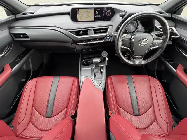 レクサス ＵＸ 250h Fスポーツ 大分県 2019(平31)年 6.6万km ホワイトノーヴァガラスフレーク ・純正10.3型ナビ/・パノラマビュー/・赤革シート/・三眼LEDヘッドライト/・ムーンルーフ/・ドライブレコーダー/・レーダークルーズコントロール/・前後コーナーセンサー/・パワーシート/・シートヒーター/・ブラインドスポットモニター/・ETC2.0/・ステアリングヒーター/・オートハイビーム