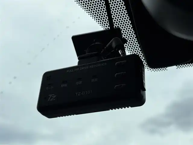 レクサス ＵＸ 250h Fスポーツ 大分県 2019(平31)年 6.6万km ホワイトノーヴァガラスフレーク ・純正10.3型ナビ/・パノラマビュー/・赤革シート/・三眼LEDヘッドライト/・ムーンルーフ/・ドライブレコーダー/・レーダークルーズコントロール/・前後コーナーセンサー/・パワーシート/・シートヒーター/・ブラインドスポットモニター/・ETC2.0/・ステアリングヒーター/・オートハイビーム