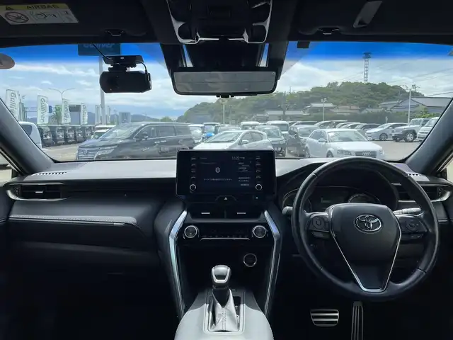トヨタ ハリアー G 宮崎県 2021(令3)年 5.6万km ホワイトパールクリスタルシャイン 純正ディスプレイオーディオ/・Bluetooth・AM・FM/バックカメラ/ビルトインETC/デジタルインナーミラー/360度ドライブレコーダー【DC5001DT】/パワーバックドア/D席パワーシート/純正フロアマット/純正18インチアルミホイール/Fエンブレム・ヘッドライト・ドアピラー【PPF】/スペアキー有り/取説・DA取説・保証書
