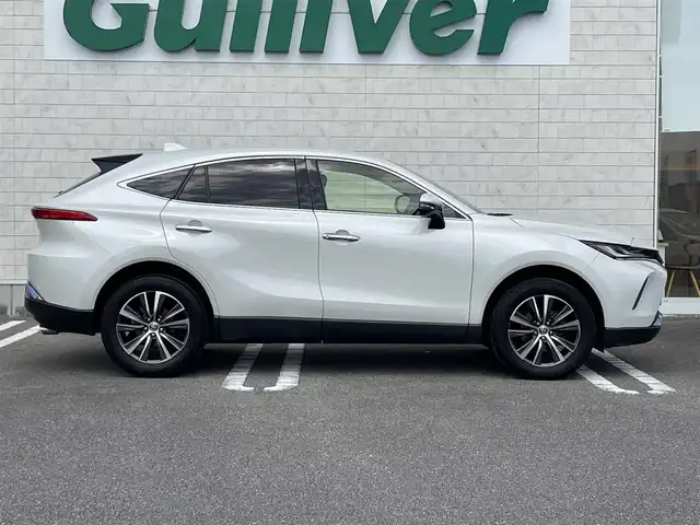 トヨタ ハリアー G 宮崎県 2021(令3)年 5.6万km ホワイトパールクリスタルシャイン 純正ディスプレイオーディオ/・Bluetooth・AM・FM/バックカメラ/ビルトインETC/デジタルインナーミラー/360度ドライブレコーダー【DC5001DT】/パワーバックドア/D席パワーシート/純正フロアマット/純正18インチアルミホイール/Fエンブレム・ヘッドライト・ドアピラー【PPF】/スペアキー有り/取説・DA取説・保証書