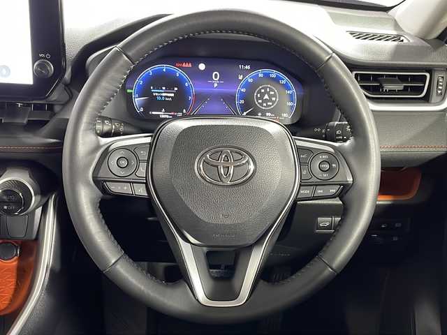 トヨタ ＲＡＶ４ アドベンチャー 広島県 2023(令5)年 1.6万km アティチュードブラックマイカ 禁煙車/純正１０．５型ディスプレイオーディオ/バックカメラ/温／冷シート/デジタルインナーミラー/電動リアゲート/ブラインドスポットモニター/パワーシート/レーダークルーズコントロール/ホールド機能付電動パーキングブレーキ/ＥＴＣ２．０/ドラレコ/MTモード付ATシフト/ルーフレール/衝突被害軽減システム/ステアリングヒーター/LEDヘッドライト/フォグランプ/純正19インチアルミホイール(235/55/R19)/エアバッグ(運転席/助手席/サイド/カーテン)