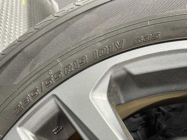 トヨタ ＲＡＶ４ アドベンチャー 広島県 2023(令5)年 1.6万km アティチュードブラックマイカ 禁煙車/純正１０．５型ディスプレイオーディオ/バックカメラ/温／冷シート/デジタルインナーミラー/電動リアゲート/ブラインドスポットモニター/パワーシート/レーダークルーズコントロール/ホールド機能付電動パーキングブレーキ/ＥＴＣ２．０/ドラレコ/MTモード付ATシフト/ルーフレール/衝突被害軽減システム/ステアリングヒーター/LEDヘッドライト/フォグランプ/純正19インチアルミホイール(235/55/R19)/エアバッグ(運転席/助手席/サイド/カーテン)