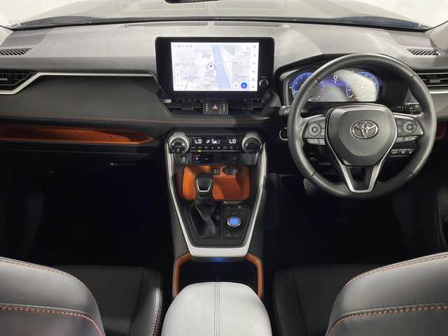 トヨタ ＲＡＶ４ アドベンチャー 広島県 2023(令5)年 1.6万km アティチュードブラックマイカ 禁煙車/純正１０．５型ディスプレイオーディオ/バックカメラ/温／冷シート/デジタルインナーミラー/電動リアゲート/ブラインドスポットモニター/パワーシート/レーダークルーズコントロール/ホールド機能付電動パーキングブレーキ/ＥＴＣ２．０/ドラレコ/MTモード付ATシフト/ルーフレール/衝突被害軽減システム/ステアリングヒーター/LEDヘッドライト/フォグランプ/純正19インチアルミホイール(235/55/R19)/エアバッグ(運転席/助手席/サイド/カーテン)