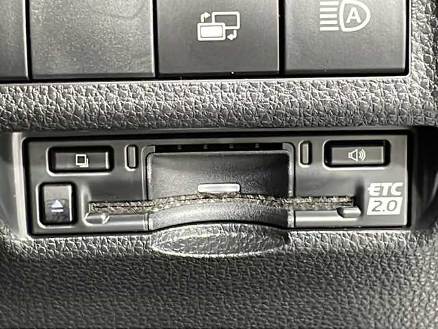 トヨタ ＲＡＶ４ アドベンチャー 広島県 2023(令5)年 1.6万km アティチュードブラックマイカ 禁煙車/純正１０．５型ディスプレイオーディオ/バックカメラ/温／冷シート/デジタルインナーミラー/電動リアゲート/ブラインドスポットモニター/パワーシート/レーダークルーズコントロール/ホールド機能付電動パーキングブレーキ/ＥＴＣ２．０/ドラレコ/MTモード付ATシフト/ルーフレール/衝突被害軽減システム/ステアリングヒーター/LEDヘッドライト/フォグランプ/純正19インチアルミホイール(235/55/R19)/エアバッグ(運転席/助手席/サイド/カーテン)