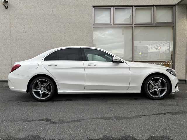 メルセデス・ベンツ Ｃ２００ アバンギャルド AMGライン 大阪府 2015(平27)年 6.4万km ダイヤモンドホワイト 純正ナビ/（フルセグ／ＢＴ／ＣＤ／ＤＶＤ）/サンルーフ/バックカメラ/横滑り防止/レーンキープ/車間距離設定/コーナーセンサー/パワーシート/シートヒーター/メモリシート/パワーバックドア/ＥＴＣ/保証書/取扱説明書/記録簿
