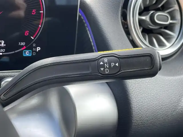 メルセデス・ベンツ Ｍ・ベンツ ＧＬＢ２００ｄ 4マチック AMGライン 東京都 2024(令6)年 2万km ポーラホワイト 純正オプション前後ドラレコ/純正ナビ /フルセグTV/360°カメラ/ACC/BSM/レーンキープアシスト/ハーフレザーシート/シートヒーター/ワイヤレス充電/スマートキー/プッシュスタート/パークトロニック/アンビエントライト/レーダーセーフティパッケージ/アイドリングストップ