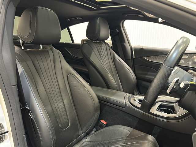 メルセデス・ベンツ ＣＬＳ２２０ｄ スポーツ エクスクルーシブPKG 新潟県 2019(平31)年 4.7万km ポーラホワイト ガラススライディングルーフ/エクスクルーシブパッケージ/・ナッパレザーシート（ブラックシート）/・シートベンチレーター/・Burmester/・エアーボディーコントロールサスペンション/レーダーセーフティパッケージ/・アクティブディスタンスアシストディストロニック/・アクティブステアリングアシスト/・アクティブレーンチェンジアシスト/・アクティブエマージェンシーストップアシスト/・PRE-SAFE/・アクティブブレーキアシスト/・PRE-SAFEインパルスサイド/・PRE-SAFEサウンド/・緊急回避補助システム、渋滞時緊急ブレーキ機能/・アクティブブラインドスポットアシスト/・アクティブレーンキーピングアシスト/・PRE-SAFEプラス/・トラフィックサインアシスト/COMANDシステム/・12.3インチワイドディスプレイ/・HDDナビゲーション/・フルセグTV/・AppleCarPlary/・ETC2.0/グレーアッシュウッドインテリア/レザーARTICOダッシュボード/シートヒーター/アンビエントライト/LEDコーナリングアシスト/アダプティブハイビームアシストプラス/360°カメラシステム/アクティブパーキングアシスト