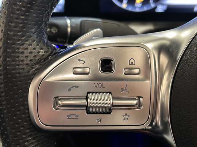 メルセデス・ベンツ ＣＬＳ２２０ｄ スポーツ エクスクルーシブPKG 新潟県 2019(平31)年 4.7万km ポーラホワイト ガラススライディングルーフ/エクスクルーシブパッケージ/・ナッパレザーシート（ブラックシート）/・シートベンチレーター/・Burmester/・エアーボディーコントロールサスペンション/レーダーセーフティパッケージ/・アクティブディスタンスアシストディストロニック/・アクティブステアリングアシスト/・アクティブレーンチェンジアシスト/・アクティブエマージェンシーストップアシスト/・PRE-SAFE/・アクティブブレーキアシスト/・PRE-SAFEインパルスサイド/・PRE-SAFEサウンド/・緊急回避補助システム、渋滞時緊急ブレーキ機能/・アクティブブラインドスポットアシスト/・アクティブレーンキーピングアシスト/・PRE-SAFEプラス/・トラフィックサインアシスト/COMANDシステム/・12.3インチワイドディスプレイ/・HDDナビゲーション/・フルセグTV/・AppleCarPlary/・ETC2.0/グレーアッシュウッドインテリア/レザーARTICOダッシュボード/シートヒーター/アンビエントライト/LEDコーナリングアシスト/アダプティブハイビームアシストプラス/360°カメラシステム/アクティブパーキングアシスト