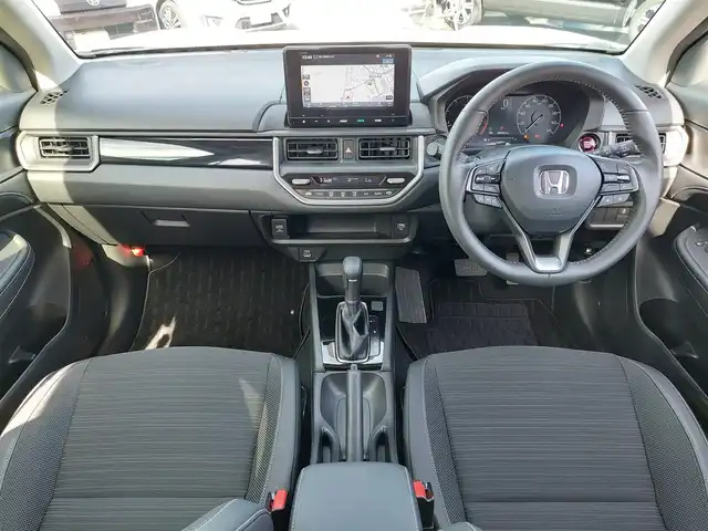 ホンダ ＷＲ－Ｖ Z 東京都 2024(令6)年 0.7万km パール 純正ナビ/バックカメラ/衝突軽減ブレーキ/アダプティブクルーズコントロール/路外逸脱抑制機能/純正17インチアルミホイール/フルセグTV/LEDヘッドライト/ハーフレザーシート/プッシュスタート/スマートキー/電動格納ミラー/ETC