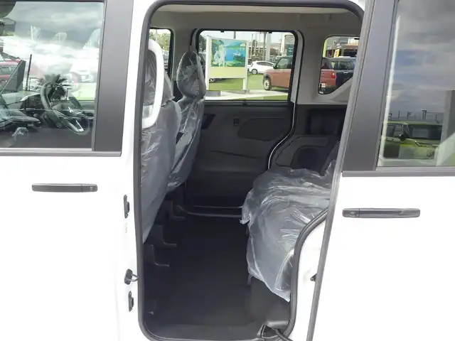 三菱 デリカミニ T プレミアム 千葉県 2025(令7)年 0.1千km アメジストブラック/シルキーホワイト T　PREMIUM　9型ディスプレイオーディオ（121/330）　サイドデカール（33440）/e-Assist/・衝突被害軽減ブレーキシステム（FCM）/・車線逸脱警報システム（LDW）/・誤発進抑制機能（前進＆後退時）（UMS）/・レーダークルーズコントロールシステム（ACC）/・オートマチックハイビーム[AHB]/マイパイロット/ハンズフリー両側パワースライドドア/ディスプレイオーディオ/【Bluetooth接続】/【Apple CarPlay　Android Auto対応】/マルチアラウンドモニター/デジタルインナーミラー/ステアリングヒーター/ステアリングスイッチ/革巻きステアリング/パドルシフト/LEDヘッドライト/フォグライト/ウインカーミラー/コーナーセンサー/純正15インチアルミホイル/サイド/カーテンエアバッグ/キーレスオペレーションシステム