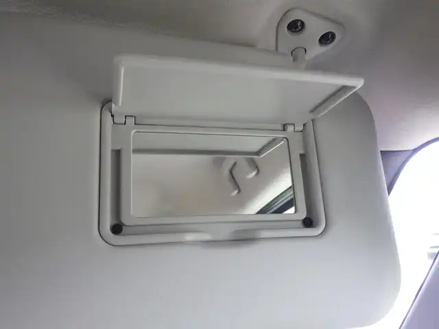 三菱 デリカミニ T プレミアム 千葉県 2025(令7)年 0.1千km アメジストブラック/シルキーホワイト T　PREMIUM　9型ディスプレイオーディオ（121/330）　サイドデカール（33440）/e-Assist/・衝突被害軽減ブレーキシステム（FCM）/・車線逸脱警報システム（LDW）/・誤発進抑制機能（前進＆後退時）（UMS）/・レーダークルーズコントロールシステム（ACC）/・オートマチックハイビーム[AHB]/マイパイロット/ハンズフリー両側パワースライドドア/ディスプレイオーディオ/【Bluetooth接続】/【Apple CarPlay　Android Auto対応】/マルチアラウンドモニター/デジタルインナーミラー/ステアリングヒーター/ステアリングスイッチ/革巻きステアリング/パドルシフト/LEDヘッドライト/フォグライト/ウインカーミラー/コーナーセンサー/純正15インチアルミホイル/サイド/カーテンエアバッグ/キーレスオペレーションシステム