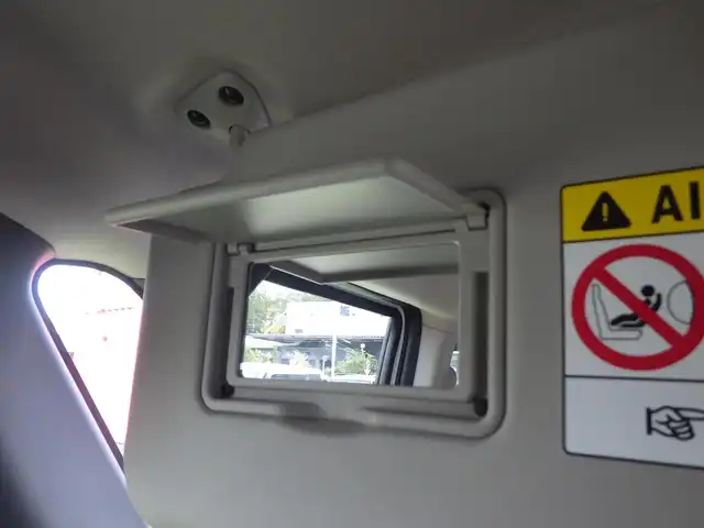 三菱 デリカミニ T プレミアム 千葉県 2025(令7)年 0.1千km アメジストブラック/シルキーホワイト T　PREMIUM　9型ディスプレイオーディオ（121/330）　サイドデカール（33440）/e-Assist/・衝突被害軽減ブレーキシステム（FCM）/・車線逸脱警報システム（LDW）/・誤発進抑制機能（前進＆後退時）（UMS）/・レーダークルーズコントロールシステム（ACC）/・オートマチックハイビーム[AHB]/マイパイロット/ハンズフリー両側パワースライドドア/ディスプレイオーディオ/【Bluetooth接続】/【Apple CarPlay　Android Auto対応】/マルチアラウンドモニター/デジタルインナーミラー/ステアリングヒーター/ステアリングスイッチ/革巻きステアリング/パドルシフト/LEDヘッドライト/フォグライト/ウインカーミラー/コーナーセンサー/純正15インチアルミホイル/サイド/カーテンエアバッグ/キーレスオペレーションシステム