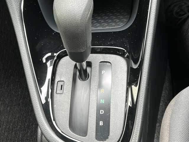 トヨタ ヤリス G 埼玉県 2020(令2)年 1.5万km シアンM 純正ナビ　/(USB/FM/AM/Bluetooth)/バックカメラ　/ドラレコ(F/R)/ワンオーナー　/ETC　/ドアバイザー　/TRC　/オートライト　/オートハイビーム　/ステアリングスイッチ　/電格ミラー　/純正フロア/ライトレベライザー/クルコン追従　/プッシュスタート　/ISOFIX /BSM/プッシュスタート/レーンキープアシスト/LEDライト/イモビライザー/スマートキー/スペアキー