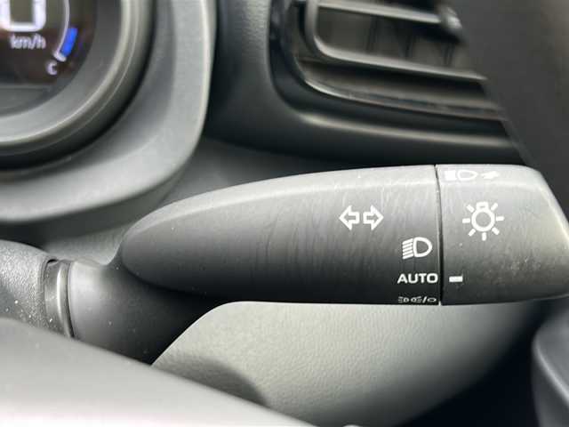 トヨタ ヤリス G 埼玉県 2020(令2)年 1.5万km シアンM 純正ナビ　/(USB/FM/AM/Bluetooth)/バックカメラ　/ドラレコ(F/R)/ワンオーナー　/ETC　/ドアバイザー　/TRC　/オートライト　/オートハイビーム　/ステアリングスイッチ　/電格ミラー　/純正フロア/ライトレベライザー/クルコン追従　/プッシュスタート　/ISOFIX /BSM/プッシュスタート/レーンキープアシスト/LEDライト/イモビライザー/スマートキー/スペアキー