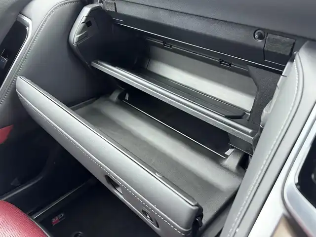 トヨタ ランドクルーザー GRスポーツ 愛知県 2024(令6)年 2.8万km プレシャスホワイトパール ワンオーナー　/サンルーフ/トヨタセーフティーセンス/12.3型ディスプレイナビ/JBLサウンド/・フルセグTV/・Bluetooth/・Applecarplay/・androidauto/レーダークルーズコントロール/前後ドライブレコーダー/全方位カメラ/ブラインドスポットモニター/全席シートヒーター/全席エアシート/パワーシート/赤黒レザーシート/パワーバックドア/クリアランスソナー/LEDヘッドライト/ディライト/電子パーキングシステム