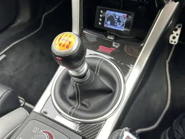 スバル ＷＲＸ ＳＴＩ S207 NBR チャレンジP イエローE 群馬県 2016(平28)年 1.7万km サンライズイエロー 100台限定車/社外ナビ(AM/FM/BT/SD/USB)/バックカメラ/ブラインドスポットモニター/前方ドラレコ/ステアリングリモコン/純正フロアマット/前席シートヒーター/横滑り防止/ETC/専用ドライカーボン製リアスポイラー/STI製RECAROフロントシート/HKSGT3タービン/HKSブローオフバルブ/HKSインタークーラー/HKSEVC/STI19インチアルミ/Defi追加メーター/社外エキマニ/スペアスマート/取扱説明書/記録簿