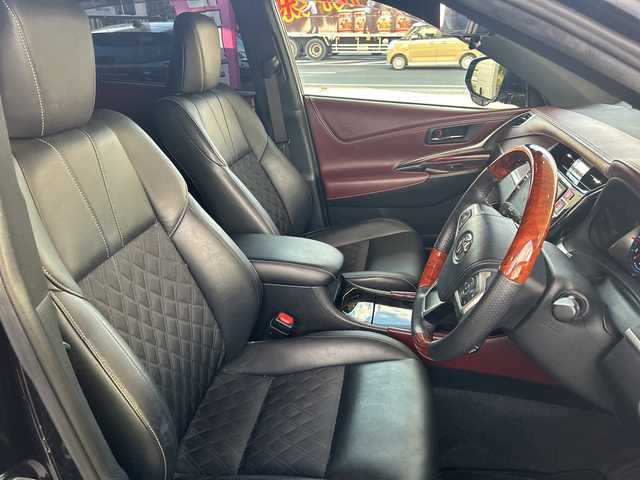 トヨタ ハリアー プレミアム 京都府 2016(平28)年 5.5万km スパークリングブラックパールクリスタルシャイン ワンオーナー/社外メモリナビ/フルセグテレビ/バックカメラ/Bluetooth/アイドリングストップ/ウィンカーミラー/クルーズコントロール/ドアバイザー/プッシュスタート/パワーバックドア/ETC/デジタルインナーミラー