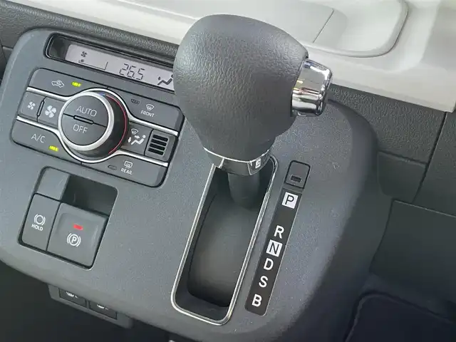 ダイハツ ムーヴ キャンバス ストライプス G ターボ 香川県 2023(令5)年 0.1万km シャイニングホワイトパール/サンドベージュメタリック 登録時走行距離1036km/純正10型ナビ【NMZN-Z73DS】/（HDMI/フルセグTV/Bluetooth/DVD/MSV/USB）/バックカメラ/純正ドライブレコーダー（ナビ連動）/レーダー探知機/両側電動スライドドア（ウェルカムオープン機能）/衝突軽減ブレーキ/レーンキープアシスト/コーナーセンサー/アダプティブクルーズコントロール/電動パーキングブレーキ/オートブレーキホールド/ステアリングスイッチ/白革調シートカバー/前席シートヒーター/ホッとカップホルダー（保温機能）/オートライト/LEDヘッドライト/LEDフォグライト/ETC/純正フロアマット/純正ドアバイザー/オート開閉機能付電動格納ミラー/ISOFIX/スマートキー/プッシュスタート