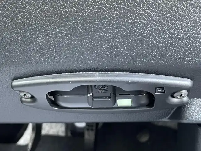 ダイハツ ムーヴ キャンバス ストライプス G ターボ 香川県 2023(令5)年 0.1万km シャイニングホワイトパール/サンドベージュメタリック 登録時走行距離1036km/純正10型ナビ【NMZN-Z73DS】/（HDMI/フルセグTV/Bluetooth/DVD/MSV/USB）/バックカメラ/純正ドライブレコーダー（ナビ連動）/レーダー探知機/両側電動スライドドア（ウェルカムオープン機能）/衝突軽減ブレーキ/レーンキープアシスト/コーナーセンサー/アダプティブクルーズコントロール/電動パーキングブレーキ/オートブレーキホールド/ステアリングスイッチ/白革調シートカバー/前席シートヒーター/ホッとカップホルダー（保温機能）/オートライト/LEDヘッドライト/LEDフォグライト/ETC/純正フロアマット/純正ドアバイザー/オート開閉機能付電動格納ミラー/ISOFIX/スマートキー/プッシュスタート